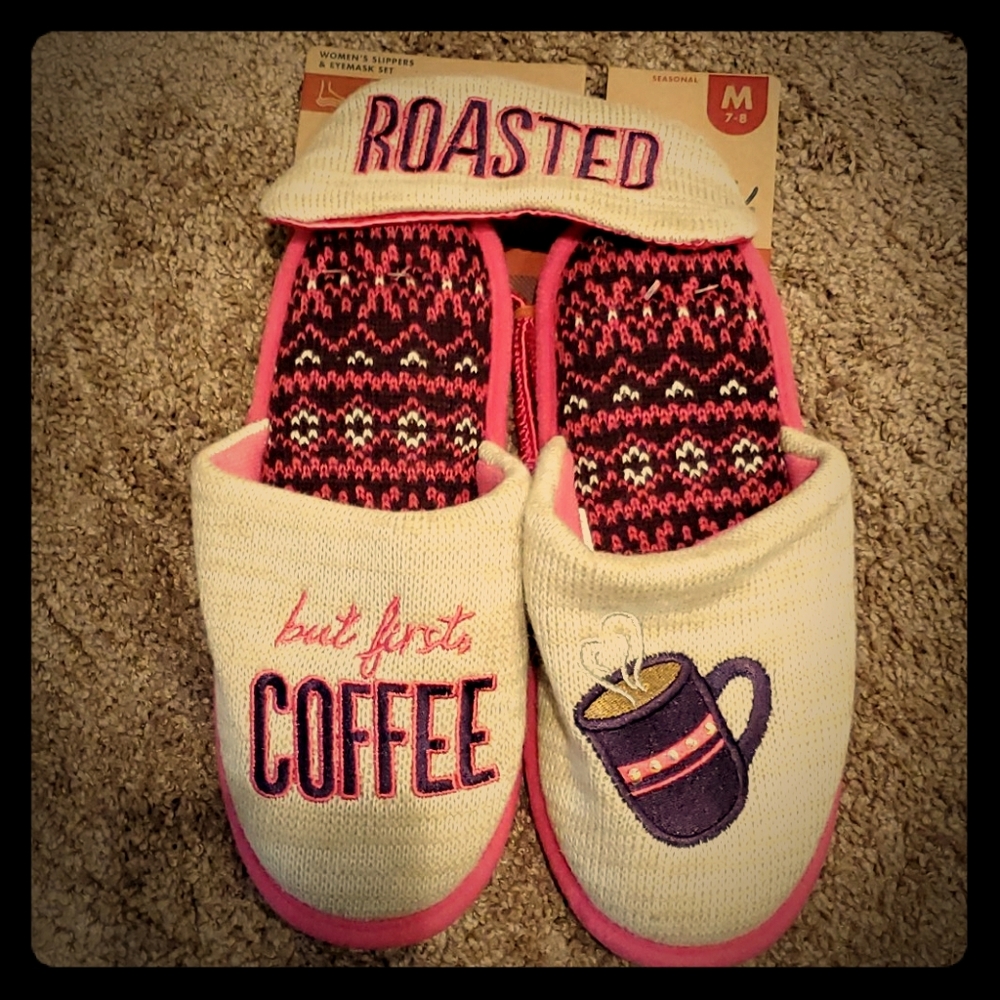 New Women's Slippers and Eye Mask Set